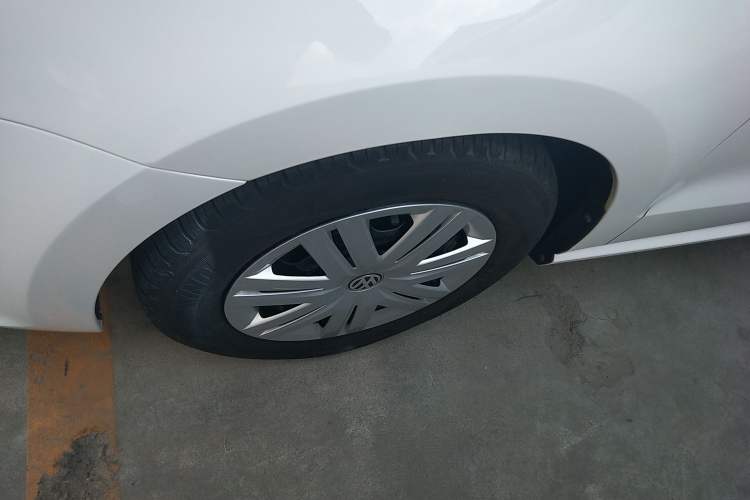 Used Volkswagen Polo 2016 1.4L Automatic Trendy Model Left Front Wheel Hub