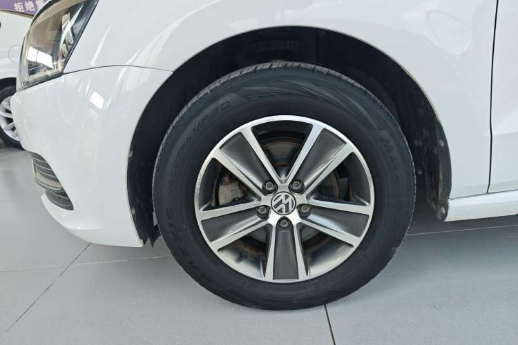 Used Volkswagen Polo 2016 1.4L Automatic Trendy Model Left Front Wheel Hub