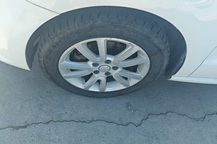 Used Volkswagen Polo 2016 1.6L Automatic Comfort Model Left Front Wheel Hub