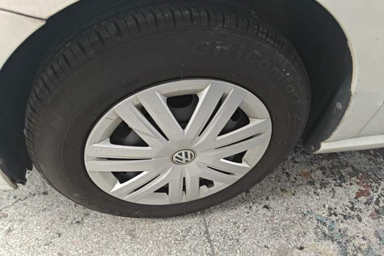 Used Volkswagen Polo 2016 1.4L Automatic Trendy Model Left Front Wheel Hub