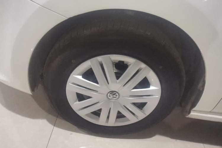 Used Volkswagen Polo 2016 1.4L Automatic Trendy Model Left Front Wheel Hub