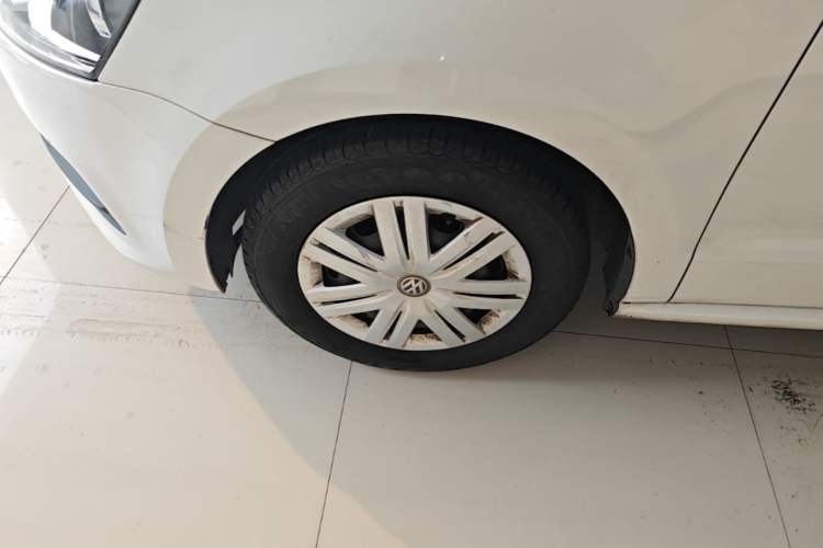 Used Volkswagen Polo 2016 1.4L Automatic Trendy Model Left Front Wheel Hub
