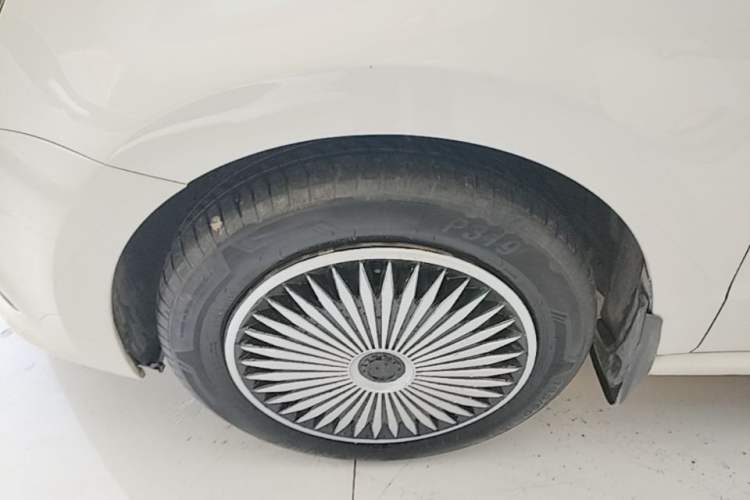 Used Volkswagen Polo 2016 1.6L Automatic Comfort Model Left Front Wheel Hub