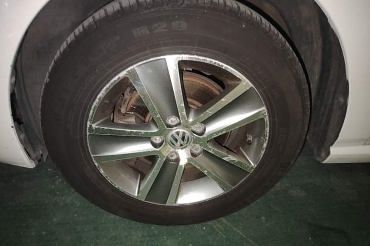 Used Volkswagen Polo 2016 1.4L Automatic Trendy Model Left Front Wheel Hub