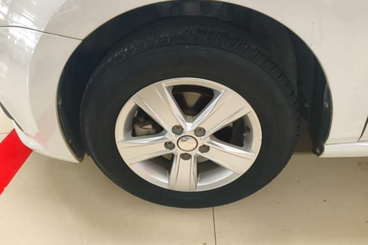 Used Volkswagen Polo 2016 1.4L Automatic Trendy Model Left Front Wheel Hub