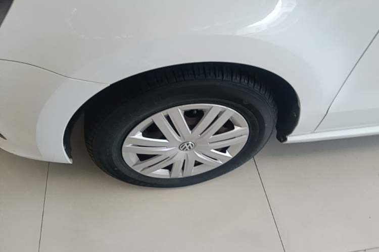 Used Volkswagen Polo 2016 1.4L Automatic Trendy Model Left Front Wheel Hub