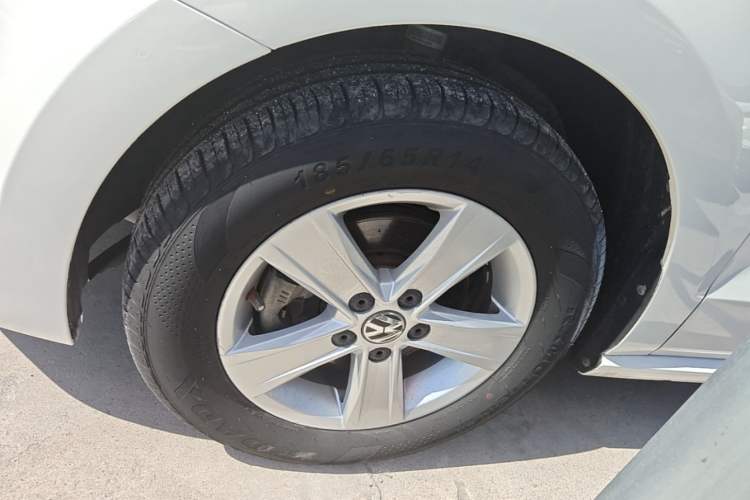 Used Volkswagen Polo 2016 1.4L Automatic Trendy Model Left Front Wheel Hub