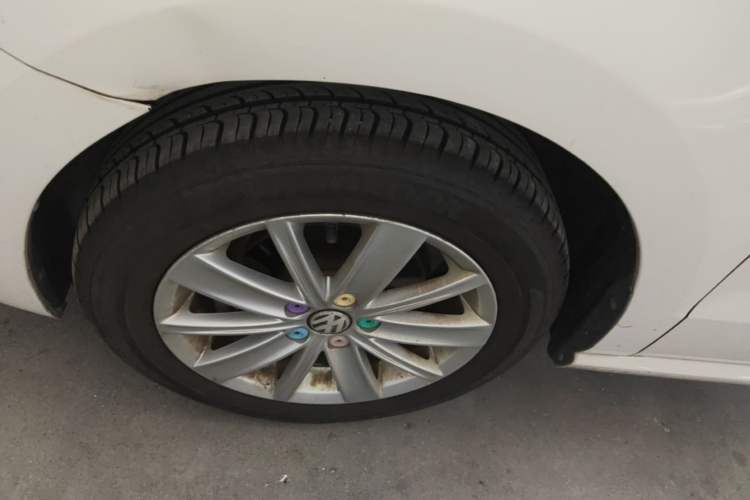 Used Volkswagen Polo 2016 1.6L Automatic Comfort Model Left Front Wheel Hub