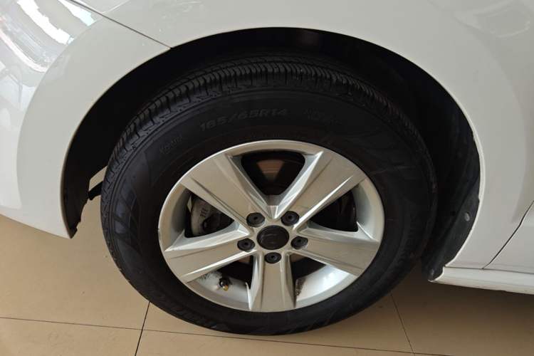 Used Volkswagen Polo 2016 1.4L Automatic Trendy Model Left Front Wheel Hub