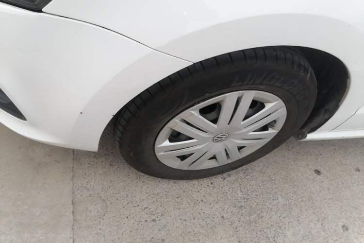 Used Volkswagen Polo 2016 1.4L Automatic Trendy Model Left Front Wheel Hub