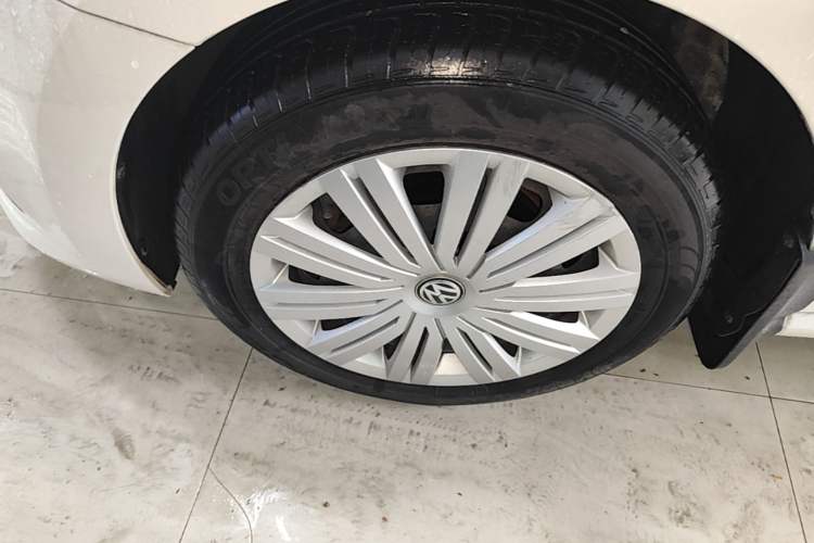 Used Volkswagen Polo 2016 1.6L Automatic Comfort Model Left Front Wheel Hub