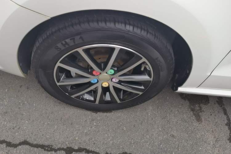 Used Volkswagen Polo 2016 1.6L Automatic Comfort Model Left Front Wheel Hub