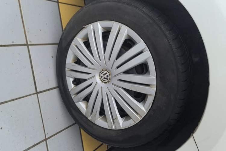 Used Volkswagen Polo 2016 1.6L Automatic Comfort Model Left Front Wheel Hub
