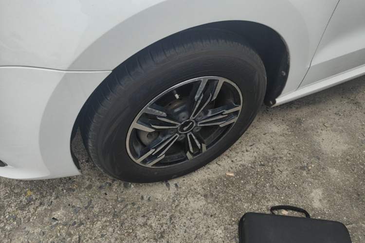 Used Volkswagen Polo 2016 1.4L Automatic Trendy Model Left Front Wheel Hub