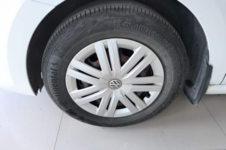 Used Volkswagen Polo 2016 1.4L Automatic Trendy Model Left Front Wheel Hub