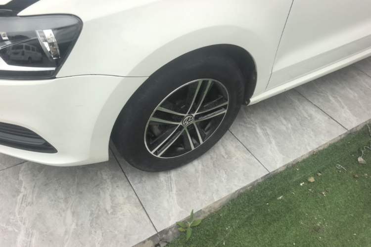Used Volkswagen Polo 2016 1.4L Automatic Trendy Model Left Front Wheel Hub