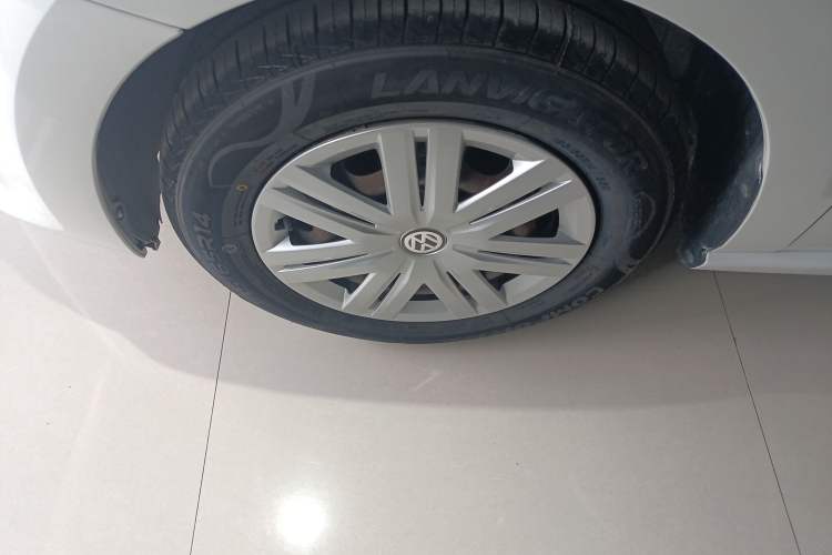 Used Volkswagen Polo 2016 1.4L Automatic Trendy Model Left Front Wheel Hub
