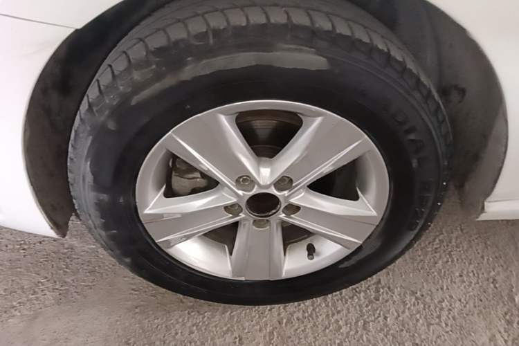 Used Volkswagen Polo 2016 1.4L Automatic Trendy Model Left Front Wheel Hub