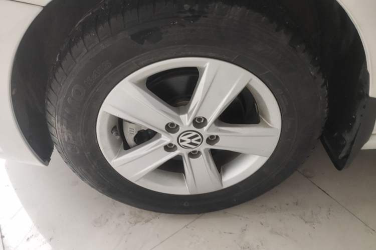 Used Volkswagen Polo 2016 1.4L Automatic Trendy Model Left Front Wheel Hub
