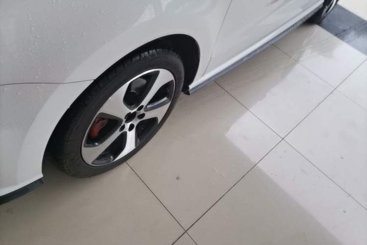 Used Volkswagen Polo 2016 1.4TSI GTI Left Front Wheel Hub