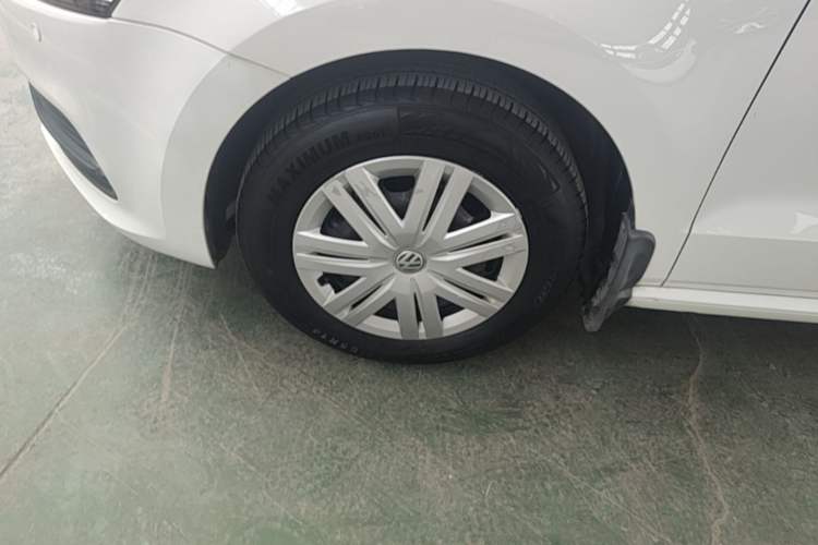 Used Volkswagen Polo 2016 1.4L Automatic Trendy Model Left Front Wheel Hub