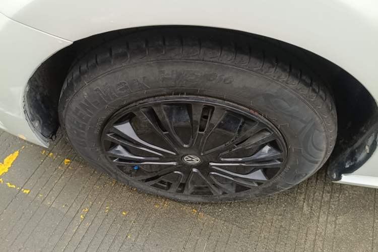 Used Volkswagen Polo 2016 1.4L Automatic Trendy Model Left Front Wheel Hub