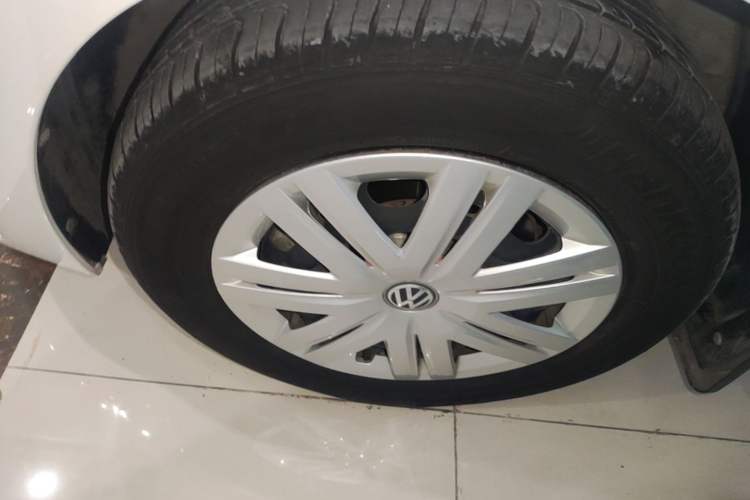 Used Volkswagen Polo 2016 1.4L Automatic Trendy Model Left Front Wheel Hub