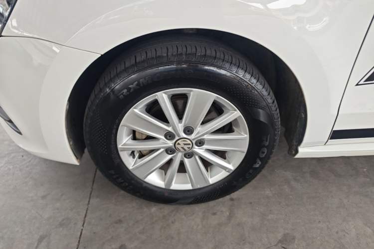 Used Volkswagen Polo 2016 1.4L Automatic Trendy Model Left Front Wheel Hub