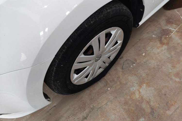Used Volkswagen Polo 2016 1.4L Automatic Trendy Model Left Front Wheel Hub