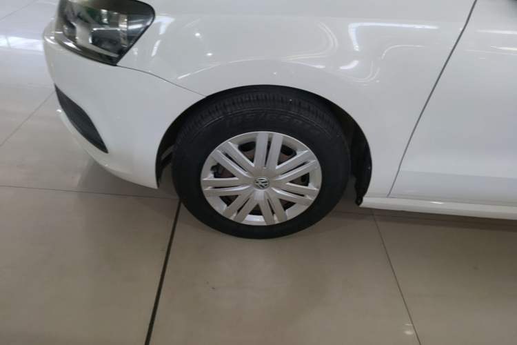Used Volkswagen Polo 2016 1.4L Automatic Trendy Model Left Front Wheel Hub