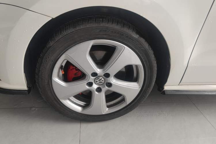 Used Volkswagen Polo 2016 1.4TSI GTI Left Front Wheel Hub