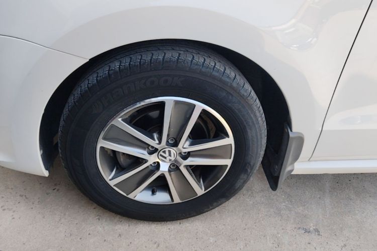 Used Volkswagen Polo 2016 1.4L Automatic Trendy Model Left Front Wheel Hub
