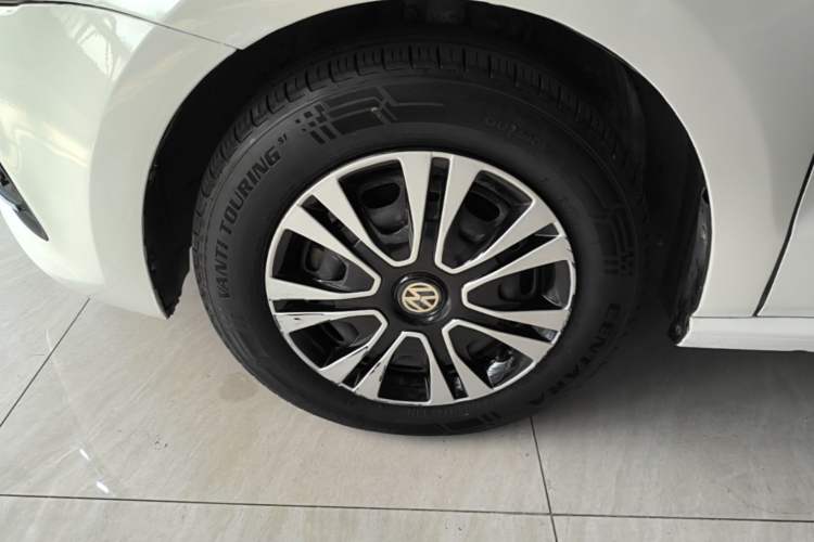 Used Volkswagen Polo 2016 1.4L Automatic Trendy Model Left Front Wheel Hub