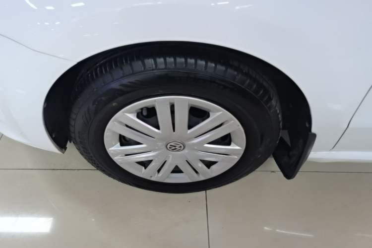 Used Volkswagen Polo 2016 1.4L Automatic Trendy Model Left Front Wheel Hub