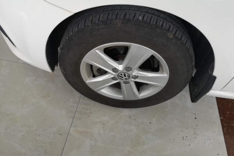 Used Volkswagen Polo 2016 1.4L Automatic Trendy Model Left Front Wheel Hub