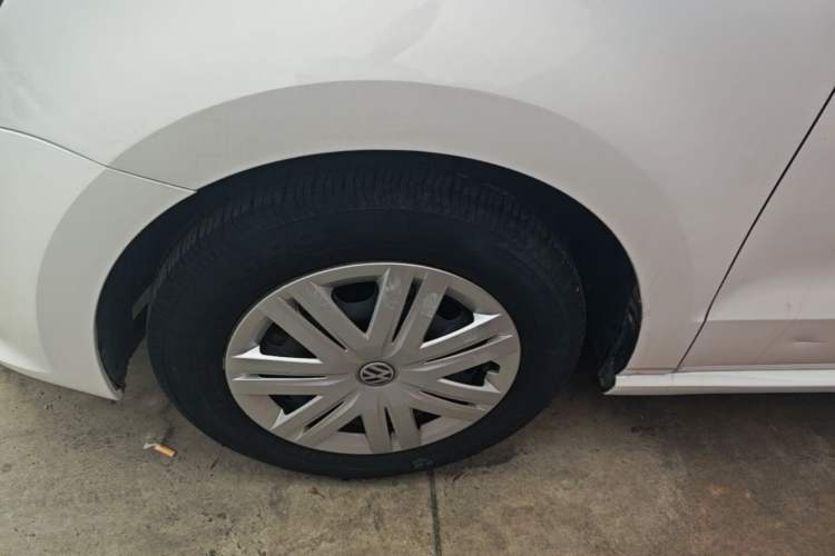 Used Volkswagen Polo 2016 1.4L Automatic Trendy Model Left Front Wheel Hub
