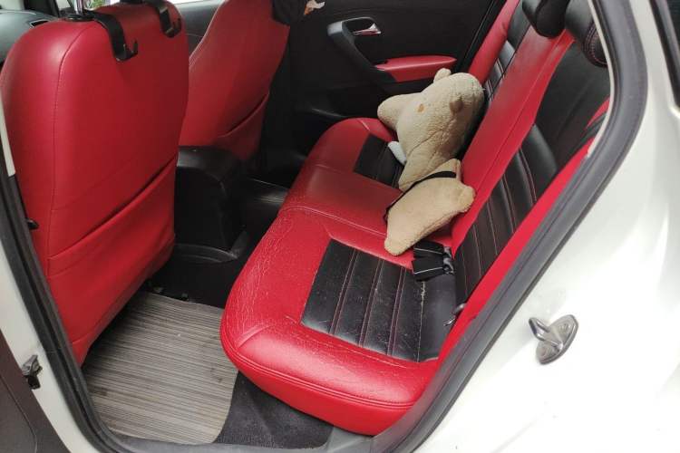 Used Volkswagen Polo 2016 1.6L Automatic Comfort Model Left Rear Seat