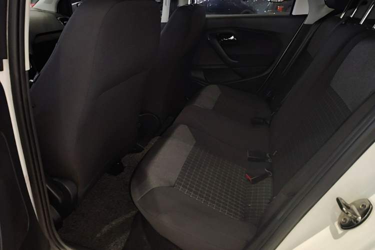 Used Volkswagen Polo 2016 1.6L Automatic Comfort Model Left Rear Seat