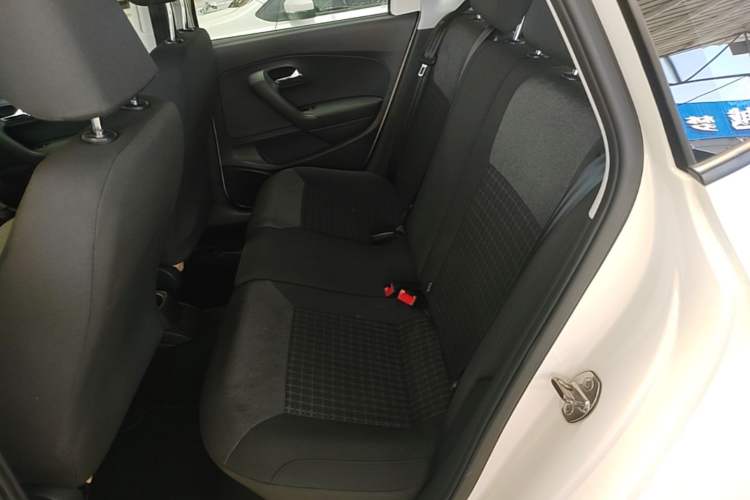 Used Volkswagen Polo 2016 1.6L Automatic Comfort Model Left Rear Seat