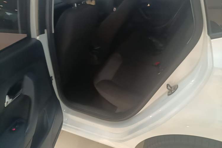 Used Volkswagen Polo 2016 1.6L Automatic Comfort Model Left Rear Seat