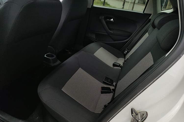 Used Volkswagen Polo 2016 1.4L Manual Fashion Model Left Rear Seat