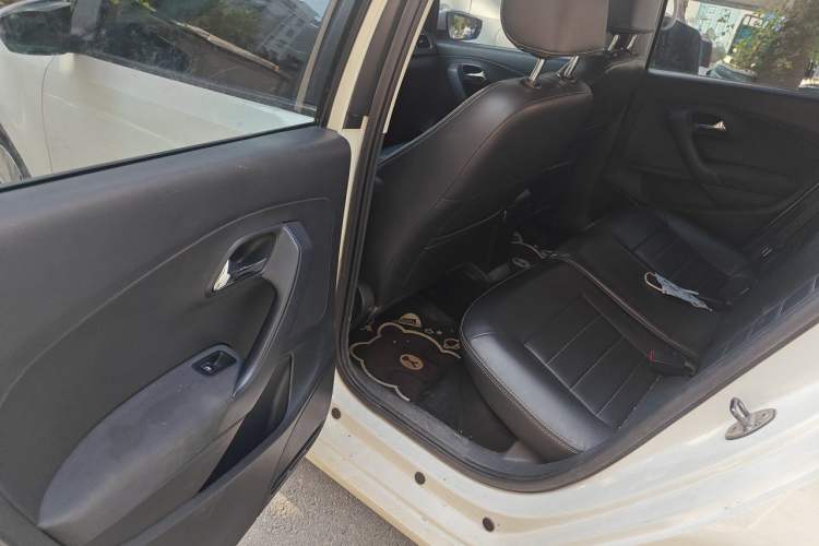 Used Volkswagen Polo 2016 1.6L Automatic Comfort Model Left Rear Seat