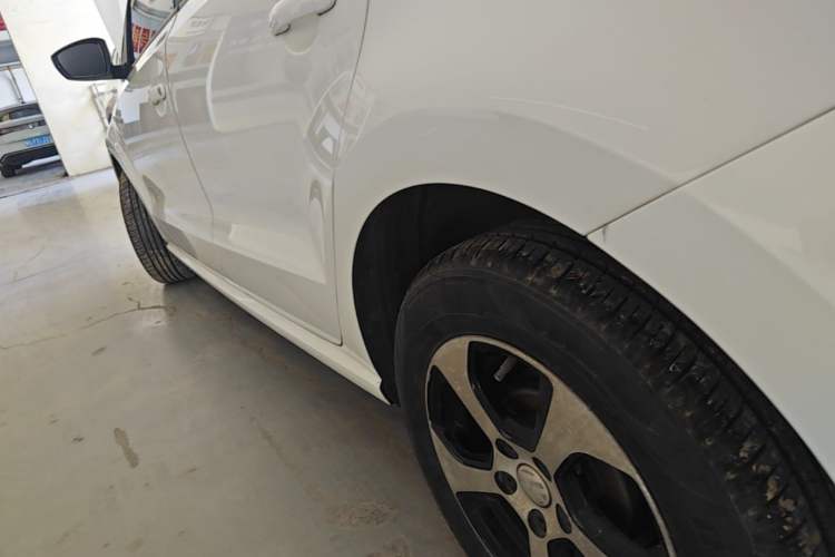 Used Volkswagen Polo 2016 1.4L Automatic Trendy Model Left Side Sill