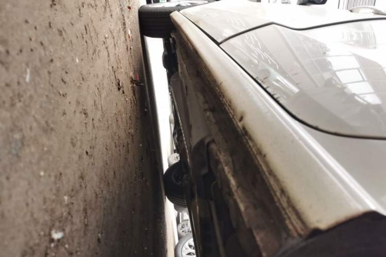 Used Volkswagen Polo 2016 1.6L Automatic Comfort Model Left Side Sill