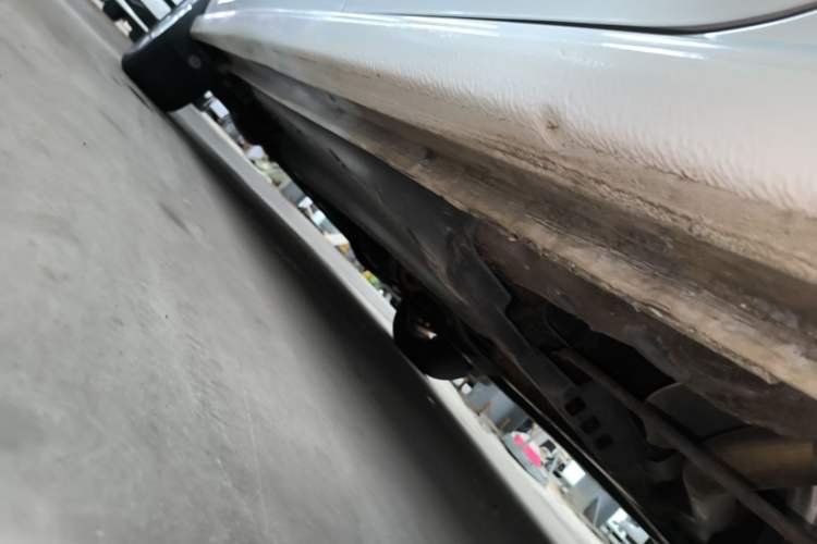 Used Volkswagen Polo 2016 1.6L Automatic Luxury Model Left Side Sill