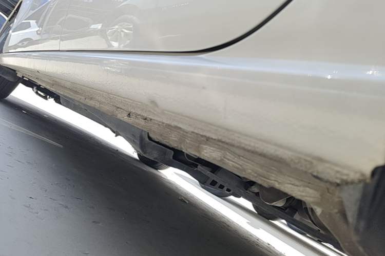 Used Volkswagen Polo 2016 1.4L Manual Fashion Model Left Side Sill