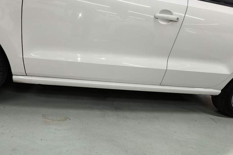 Used Volkswagen Polo 2016 1.4L Manual Fashion Model Left Side Sill