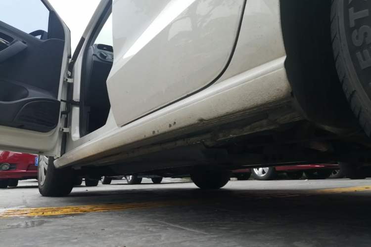 Used Volkswagen Polo 2016 1.4L Automatic Trendy Model Left Side Sill