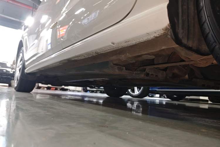 Used Volkswagen Polo 2016 1.4L Manual Fashion Model Left Side Sill