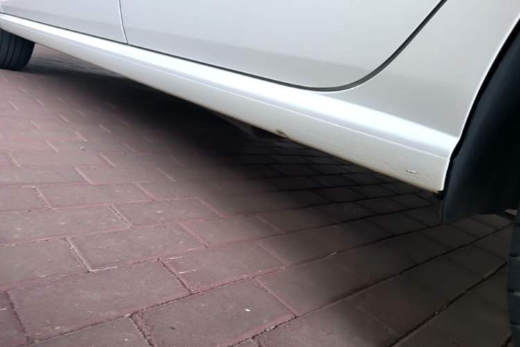Used Volkswagen Polo 2016 1.4L Manual Fashion Model Left Side Sill